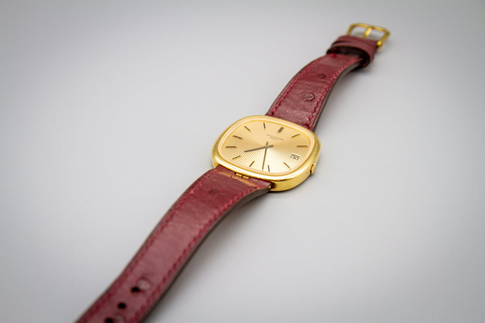 The Art of the Bespoke Fit: Crafting a Custom Ostrich Strap for a Vintage Patek Philippe