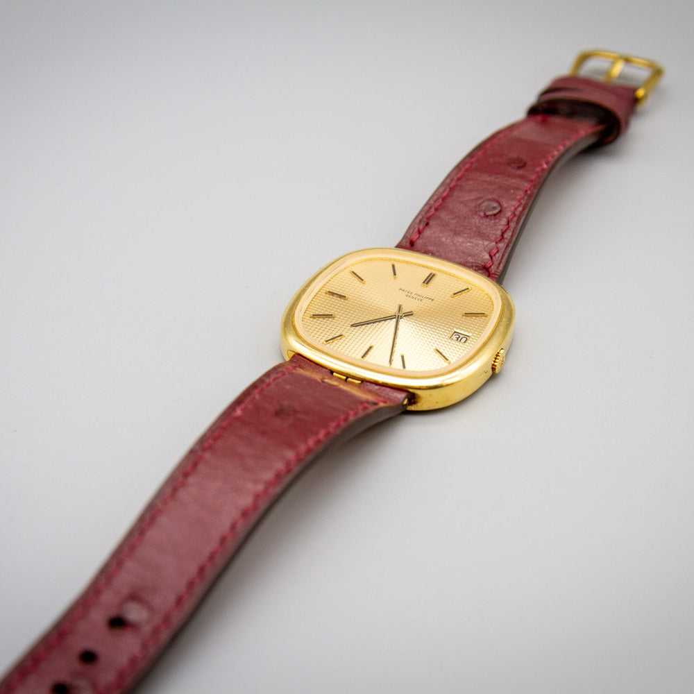 The Art of the Bespoke Fit: Crafting a Custom Ostrich Strap for a Vintage Patek Philippe