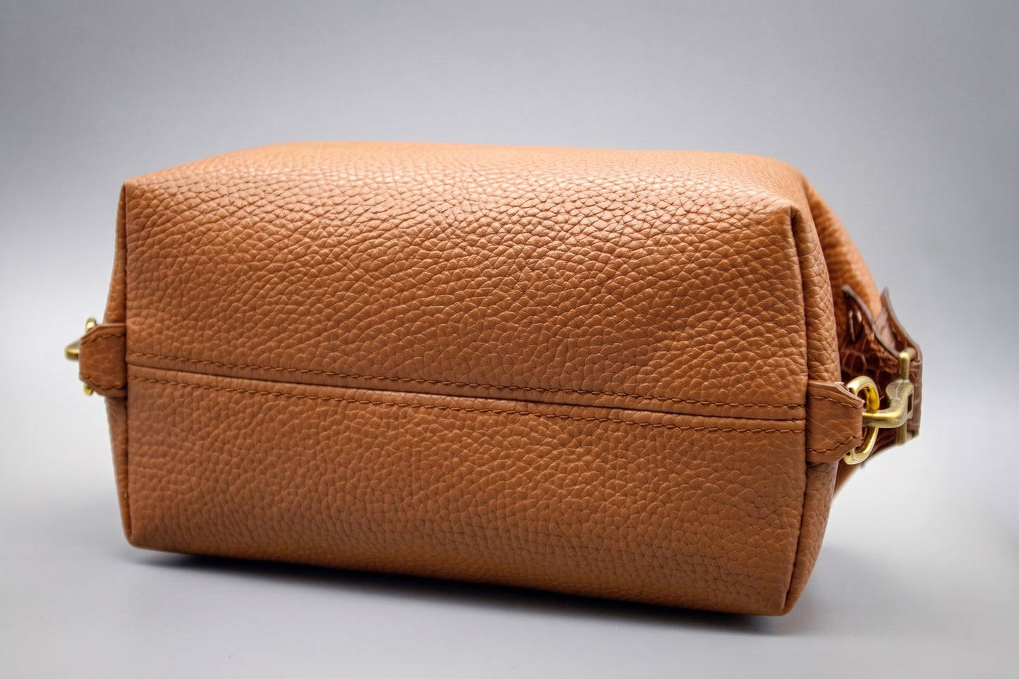 
                  
                    Leather Toiletry Bag Dopp Kit - Light Brown
                  
                