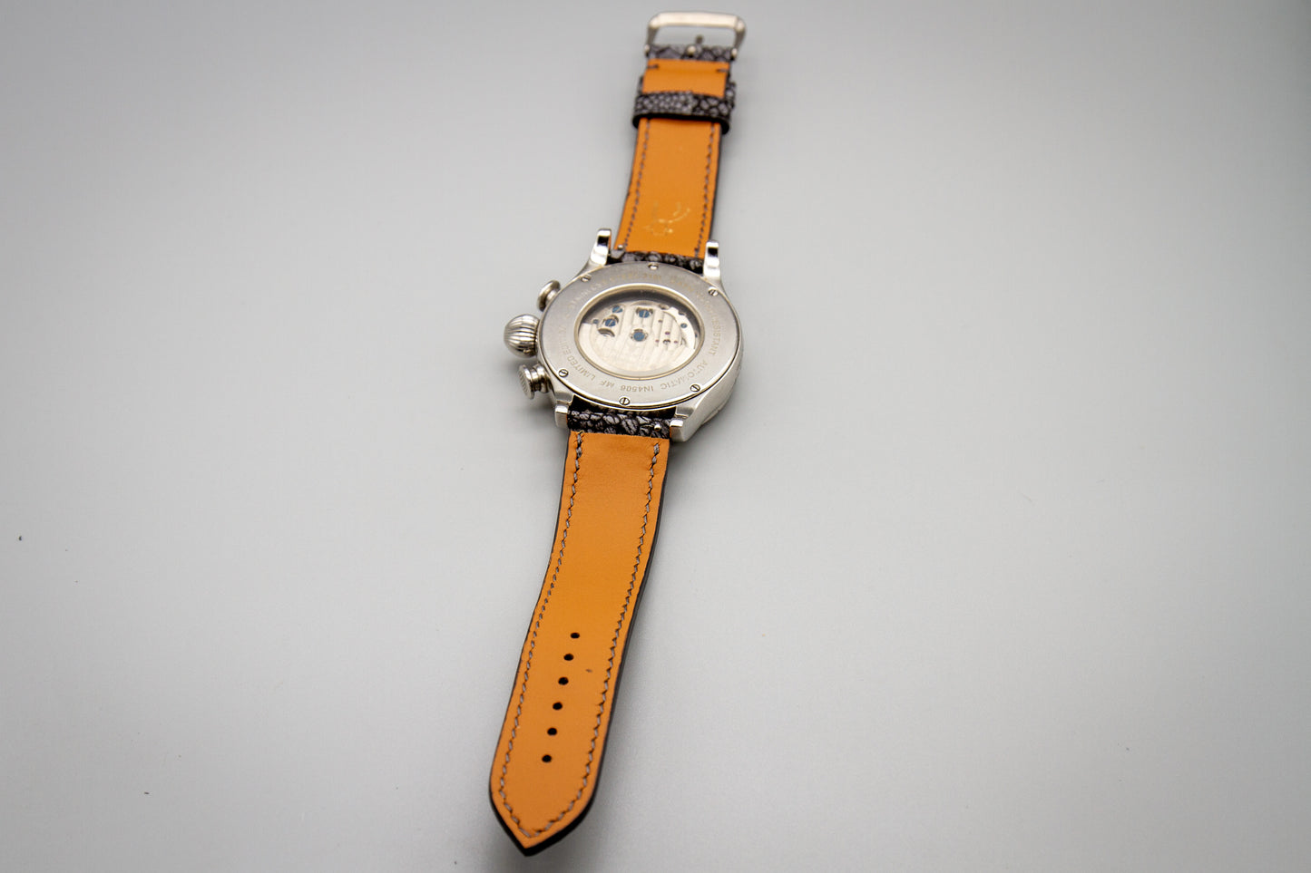 
                  
                    Zermatt leather lining and custom edge finishing on a grey ostrich leg watch strap
                  
                