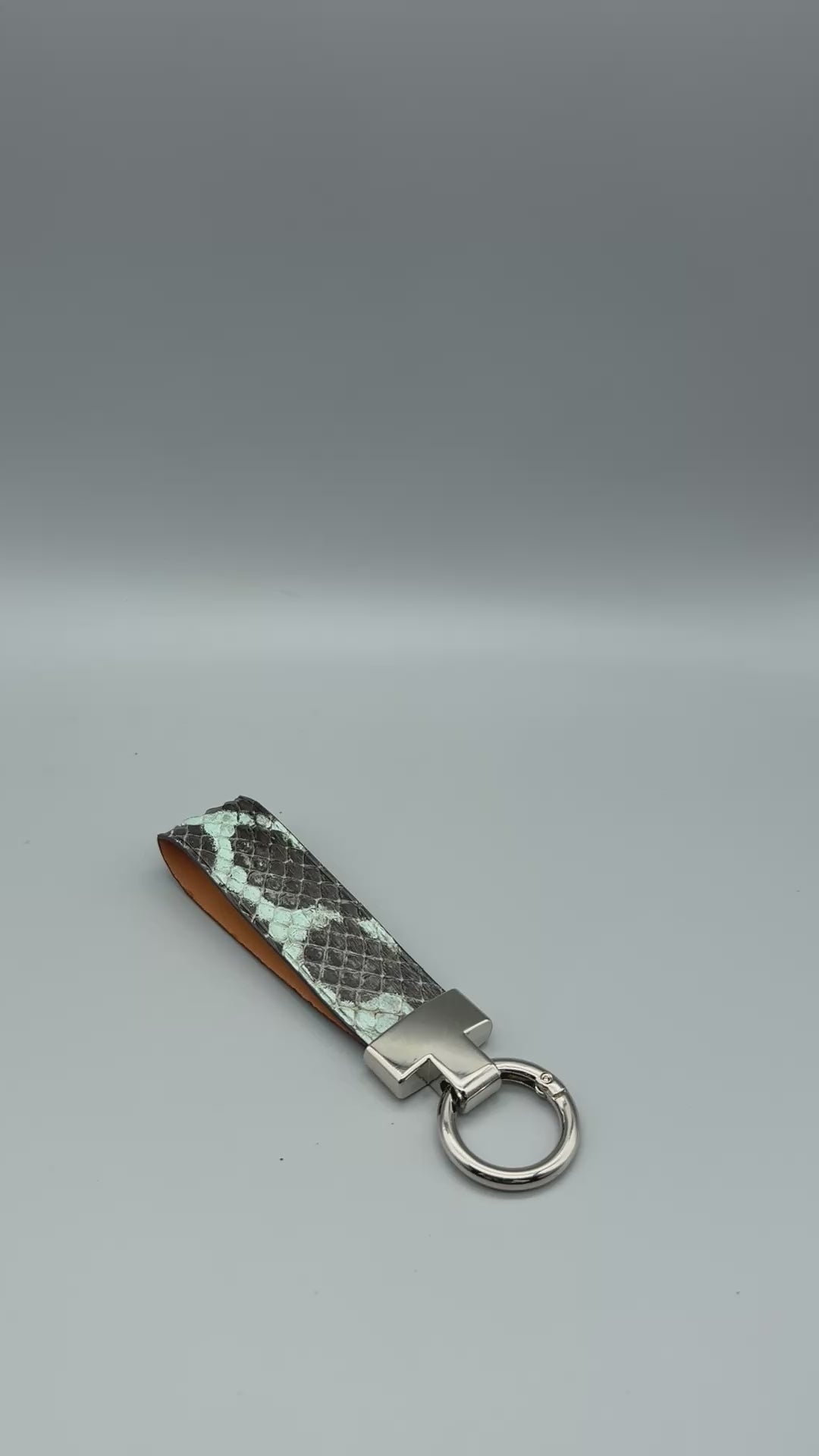 
                  
                    Load and play video in Gallery viewer, Luxury Leather Keychain - Pale Mint Anaconda
                  
                