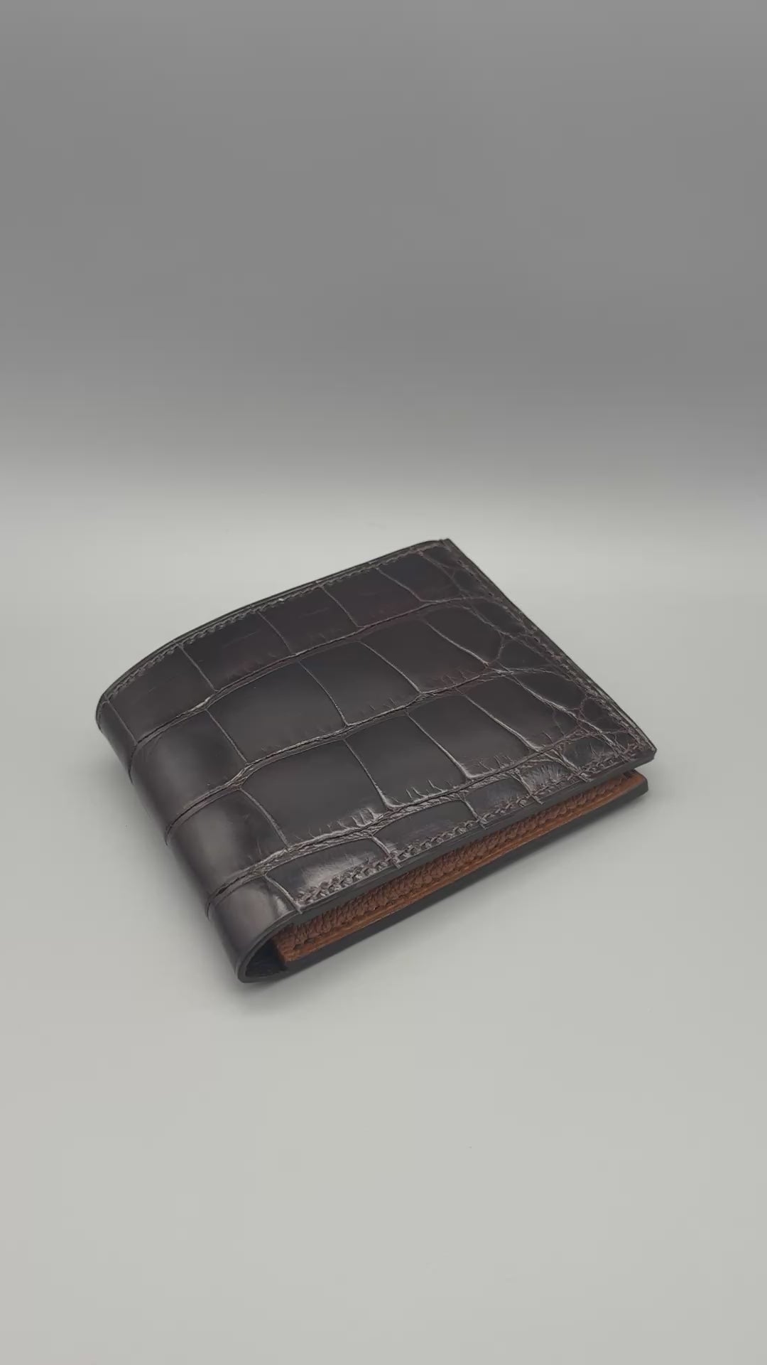 
                  
                    Load and play video in Gallery viewer, American Alligator Bifold Wallet - Glazed Brown
                  
                
