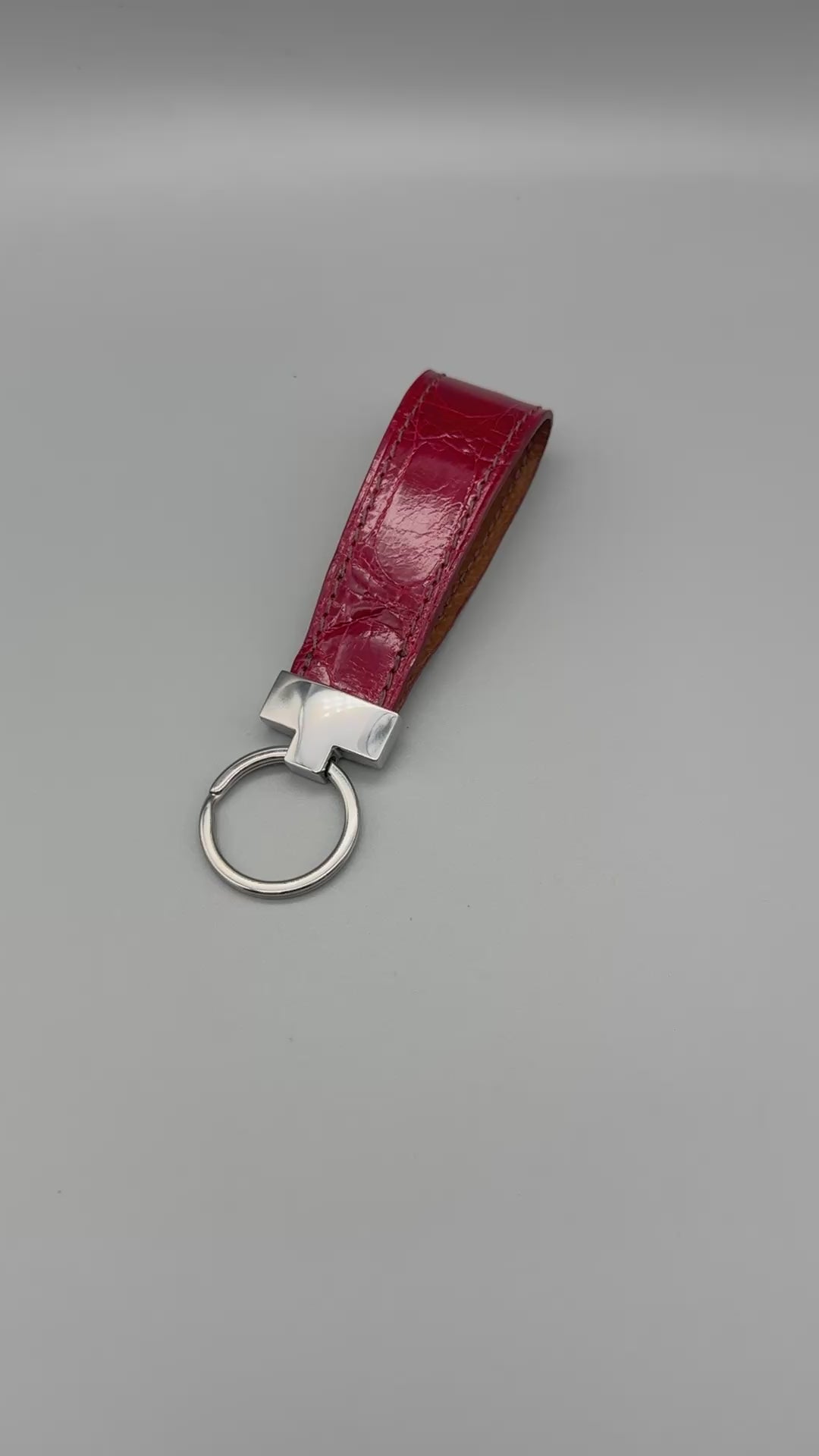 
                  
                    Load and play video in Gallery viewer, Luxury Alligator Leather Keychain - Red
                  
                